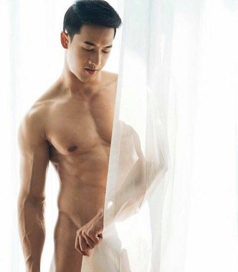 หนุ่มหล่อขึ้นปก 12