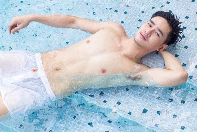 hot male 259 (18+)
