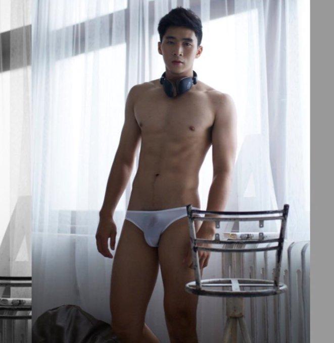 hot male 259 (18+)