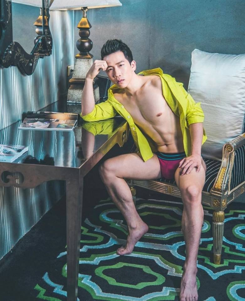 hot male 259 (18+)