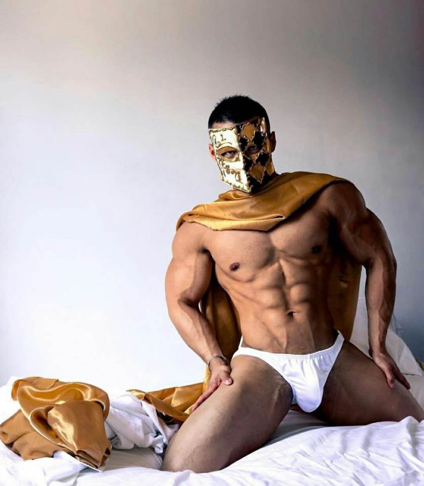 hot male 259 (18+)