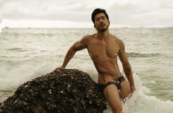 hot male 259 (18+)