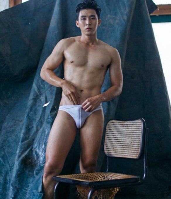 hot male 259 (18+)