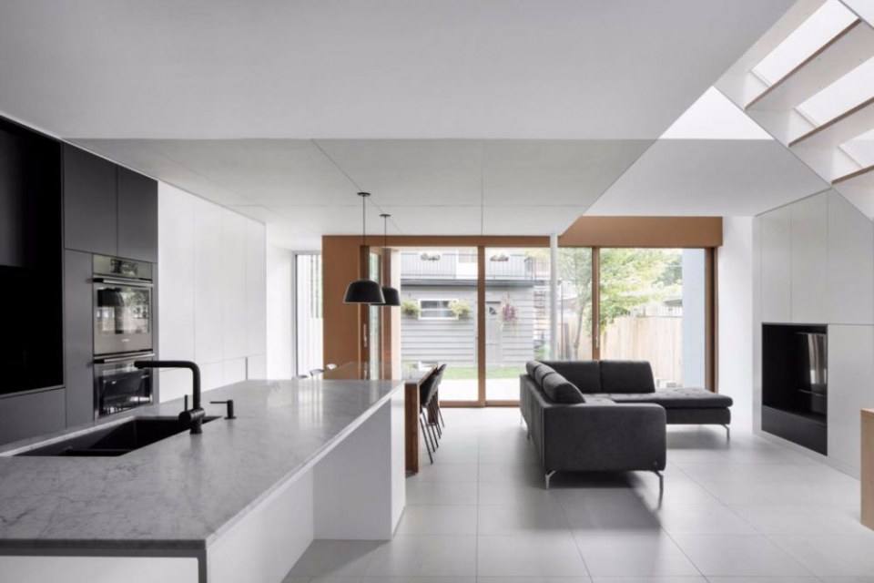 De la Roche Residence by Naturehumaine