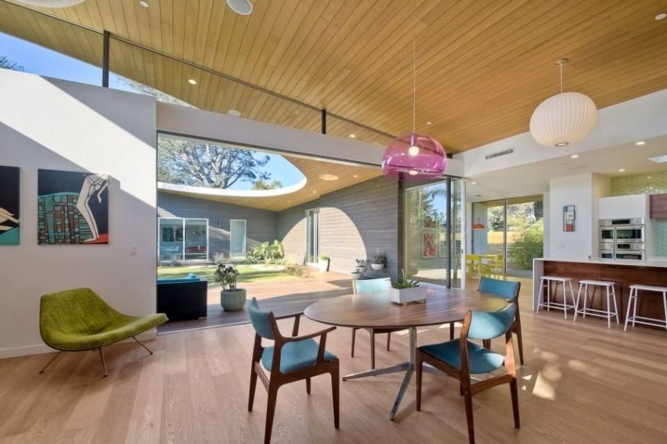 Avocado Acres House by LLoyd Russell