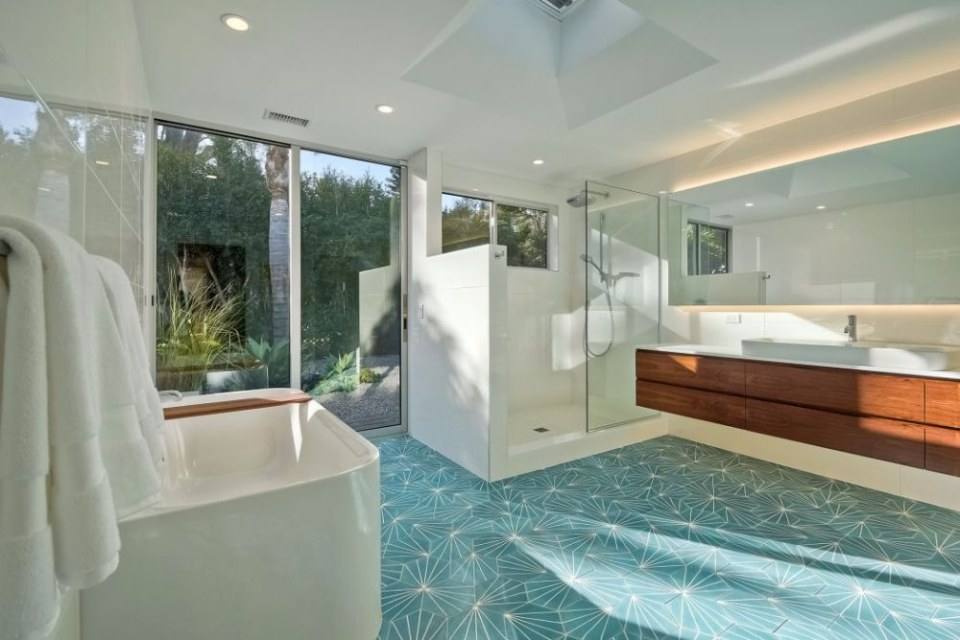 Avocado Acres House by LLoyd Russell
