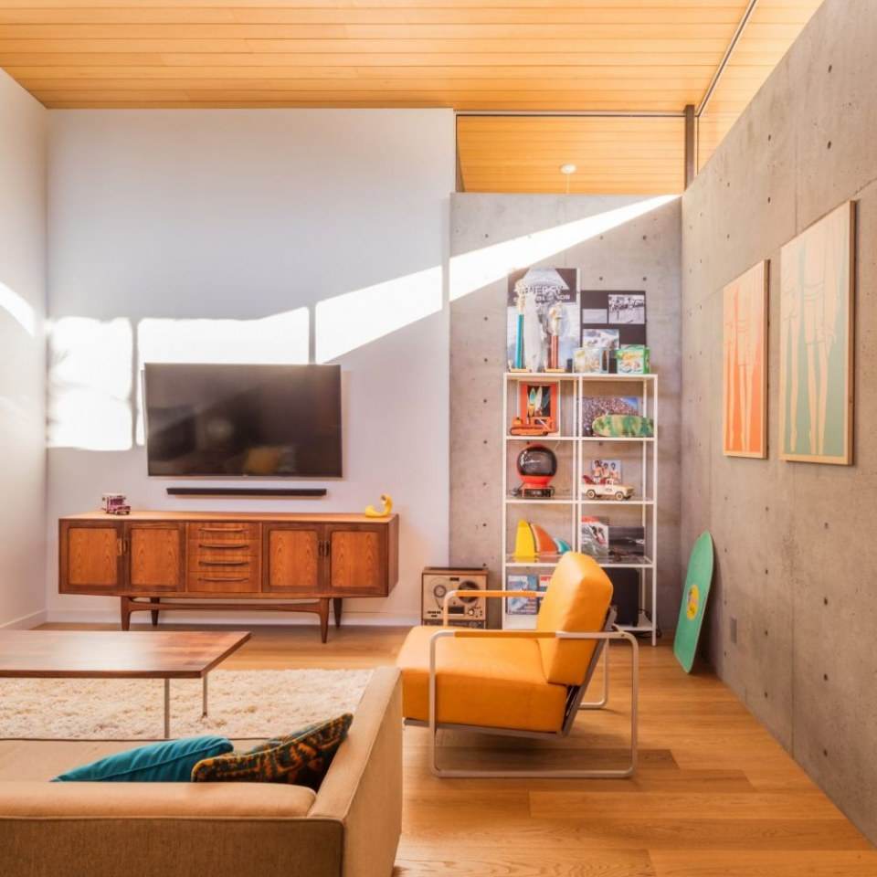 Avocado Acres House by LLoyd Russell