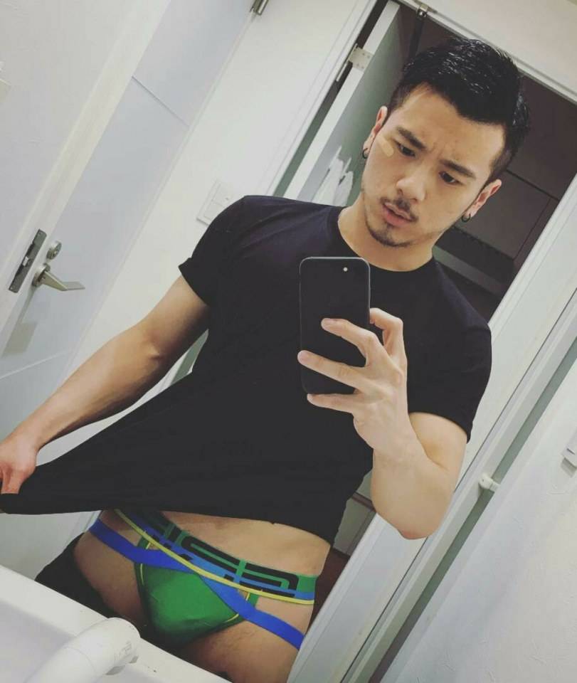 hot male 260 (18+)