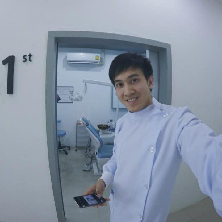 ผู้ชายแต่งกายเรียบร้อย 2,303