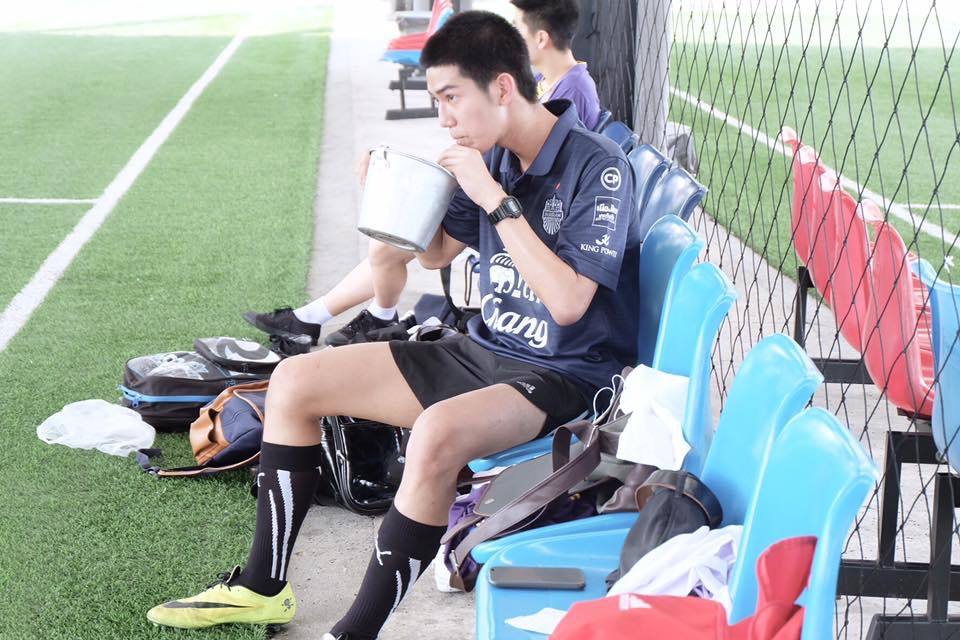 เป็นชะนี ที่ได้ดูบอล ต้องร่อนหมอนข้าง 2,324