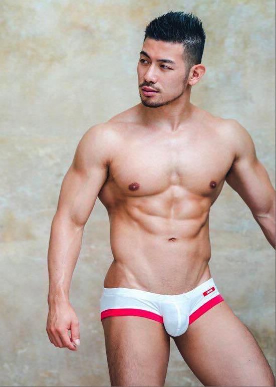 hot male 261 (18+)
