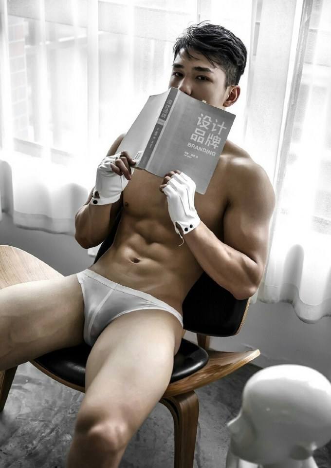 hot male 262 (18+)