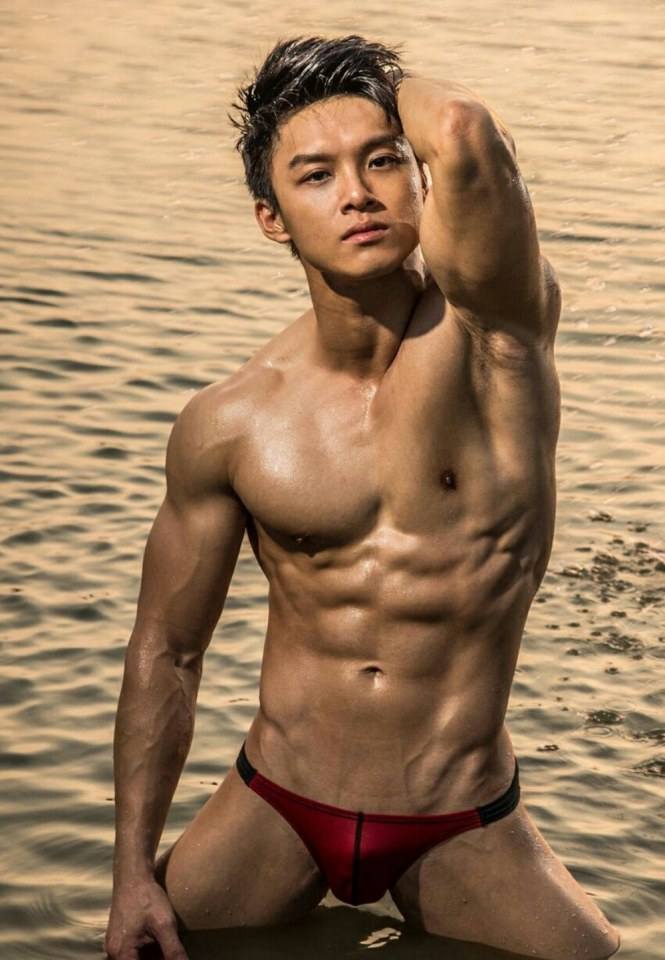 hot male 262 (18+)