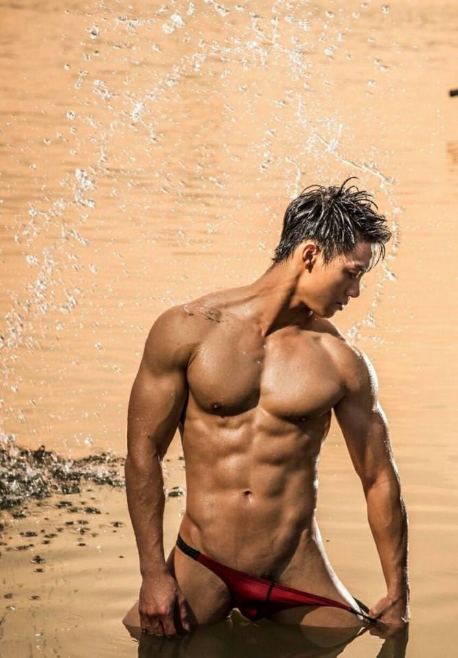 hot male 262 (18+)