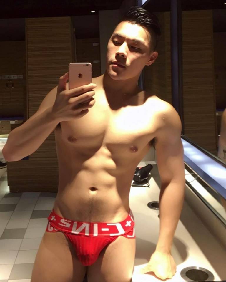 hot male 262 (18+)