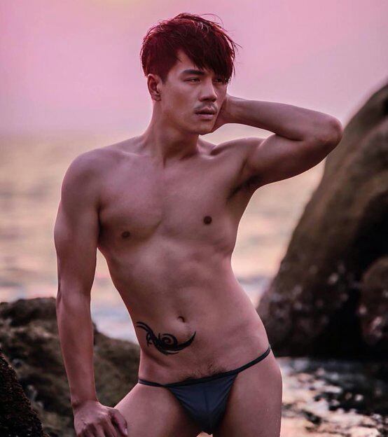hot male 263 (18+)