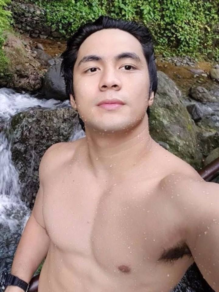 แซ่บ