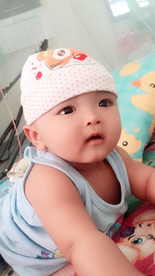 น้องจูเนียร์ อายุ 4 เดือน ครับป๋ม