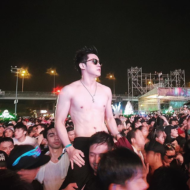จับลงลิ้น