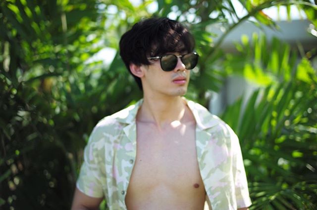 หล่อ