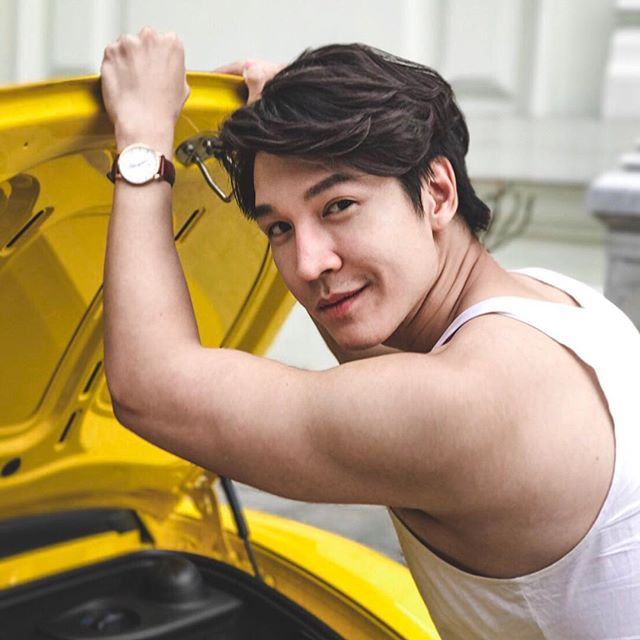 หล่อ