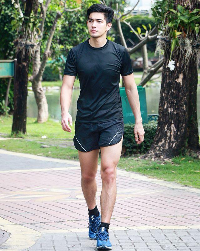 หล่อ