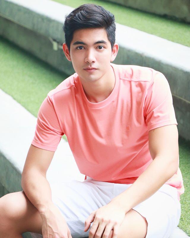 หล่อ
