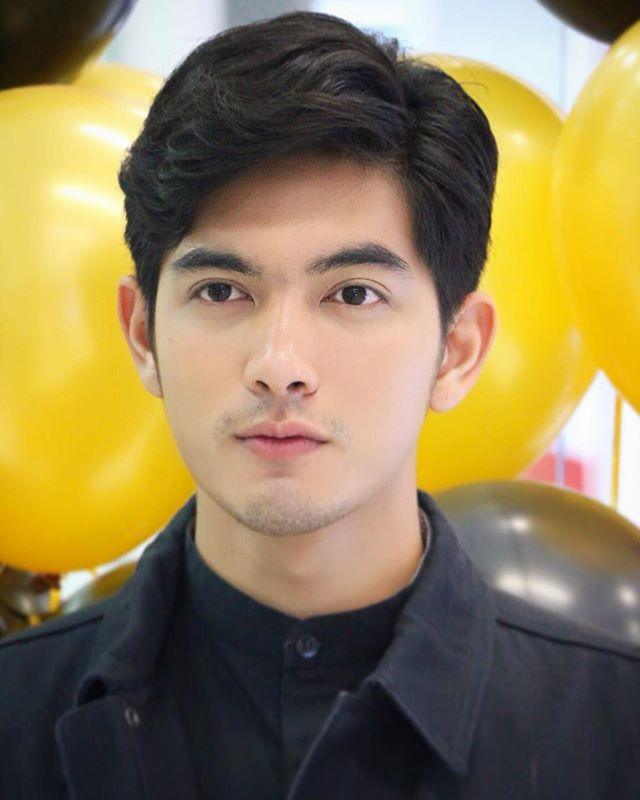 หล่อ