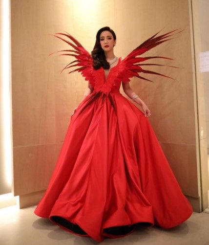 12 อันดับ"นางเอก"ที่ใส่ชุดสีแดงแล้วสวยปัง