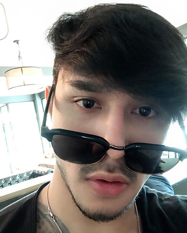 หนวด