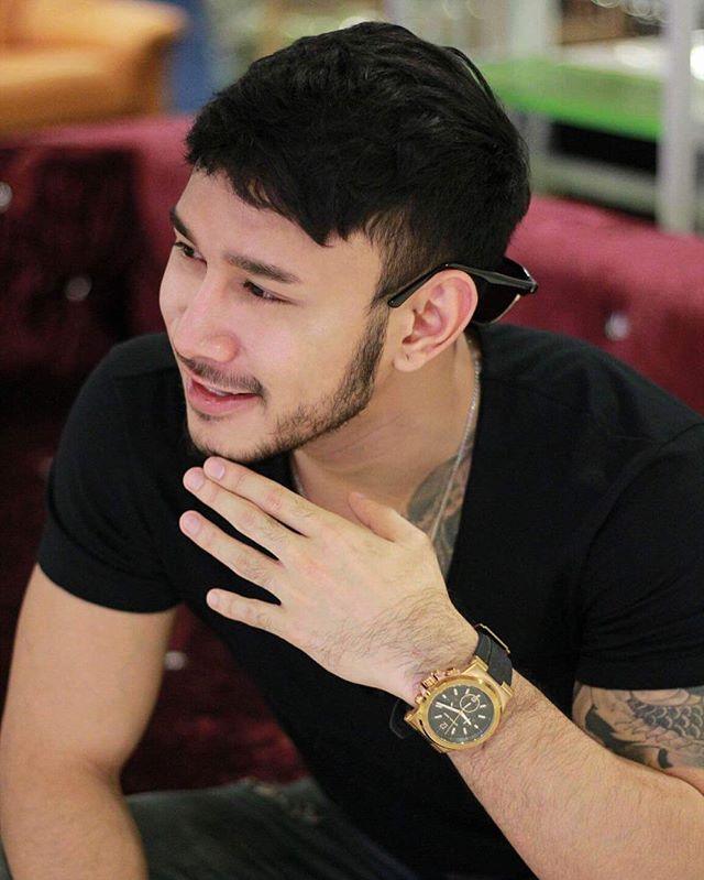 หนวด