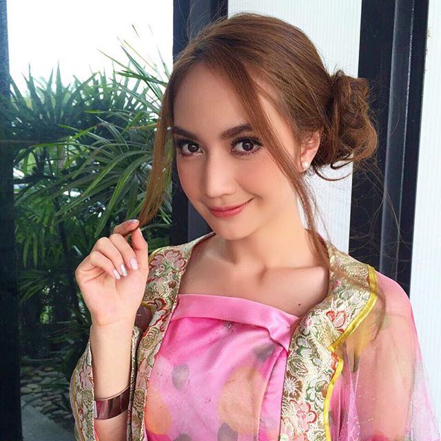 หญิง พลอยปภัส จาก พรมแดนหัวใจ