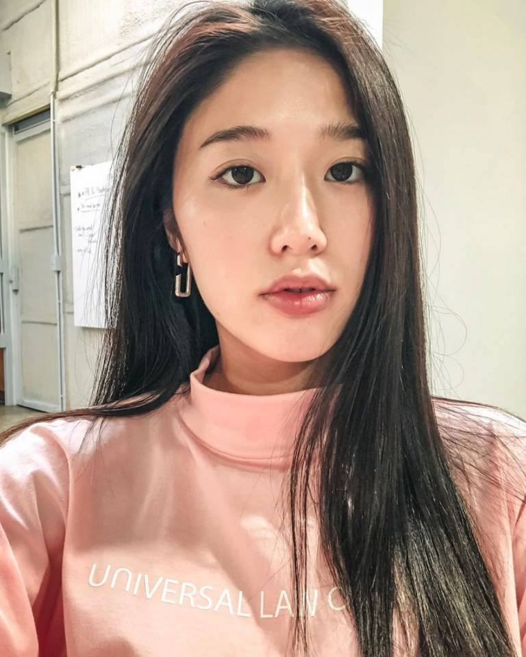 แก้ว​ จ​ริญญา​ จาก​ แก้วกลางดง