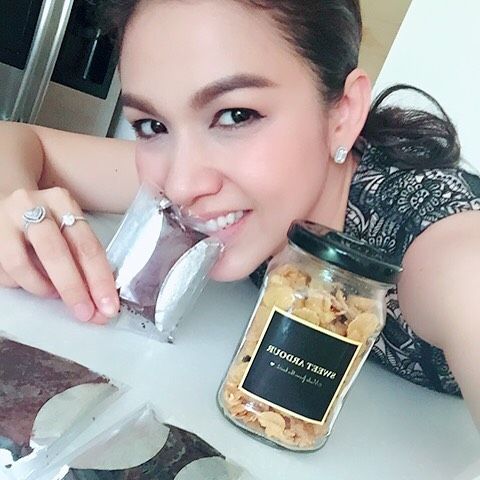 กบ