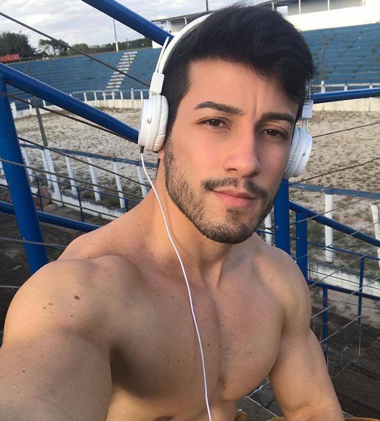 ฝรั่งหล่อน่าติดตาม 0_1 : Anderson Felipe