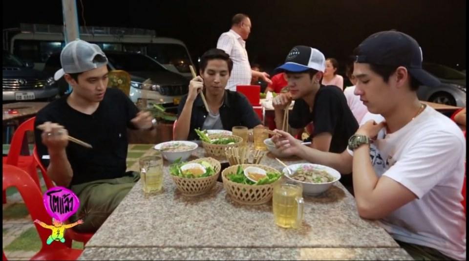 ยิ่งเบิ่งยิ่งหลงฮัก ที่พิธีกรอายุน้อย หล่อ แชบ หน้าฮักและฮา //รายการโตแล้ว@สปปลาว