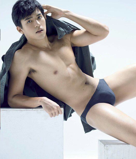hot male 265 (18+)