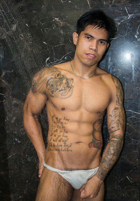 hot male 265 (18+)