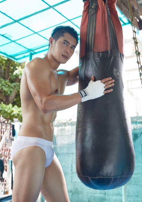hot male 266 (18+)