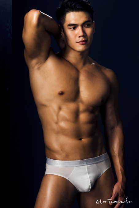 hot male 266 (18+)