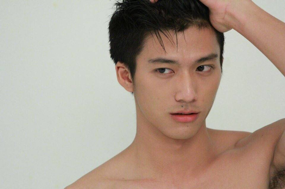 ลำไยผู้ชายคนนี้ มีรูปในคอมฉันเยอะเกินไป 2,355