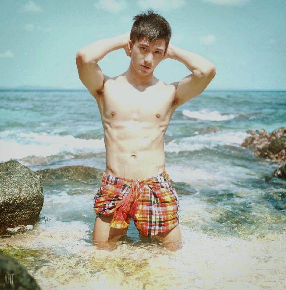 ลำไยผู้ชายคนนี้ มีรูปในคอมฉันเยอะเกินไป 2,355
