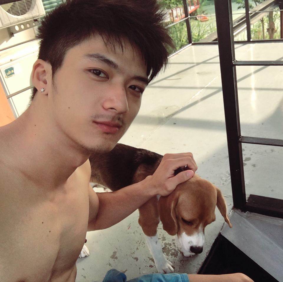 ลำไยผู้ชายคนนี้ มีรูปในคอมฉันเยอะเกินไป 2,355