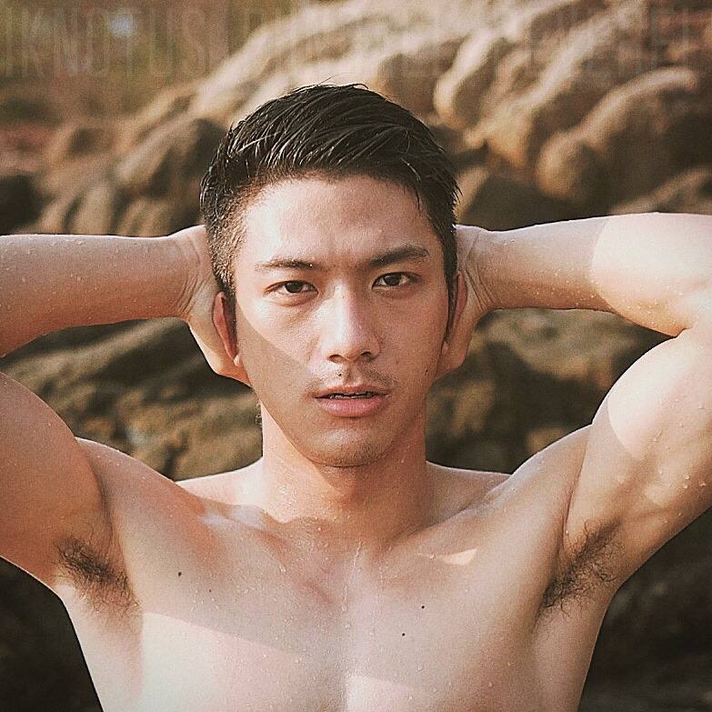 ลำไยผู้ชายคนนี้ มีรูปในคอมฉันเยอะเกินไป 2,355