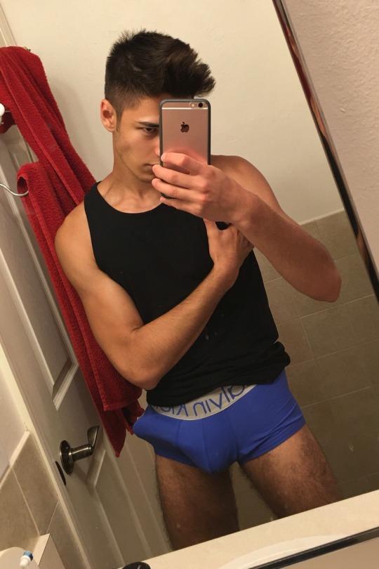 hot male 269 (18+)