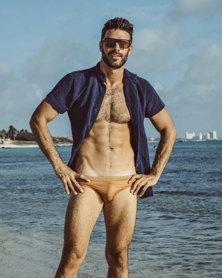 hot male 269 (18+)