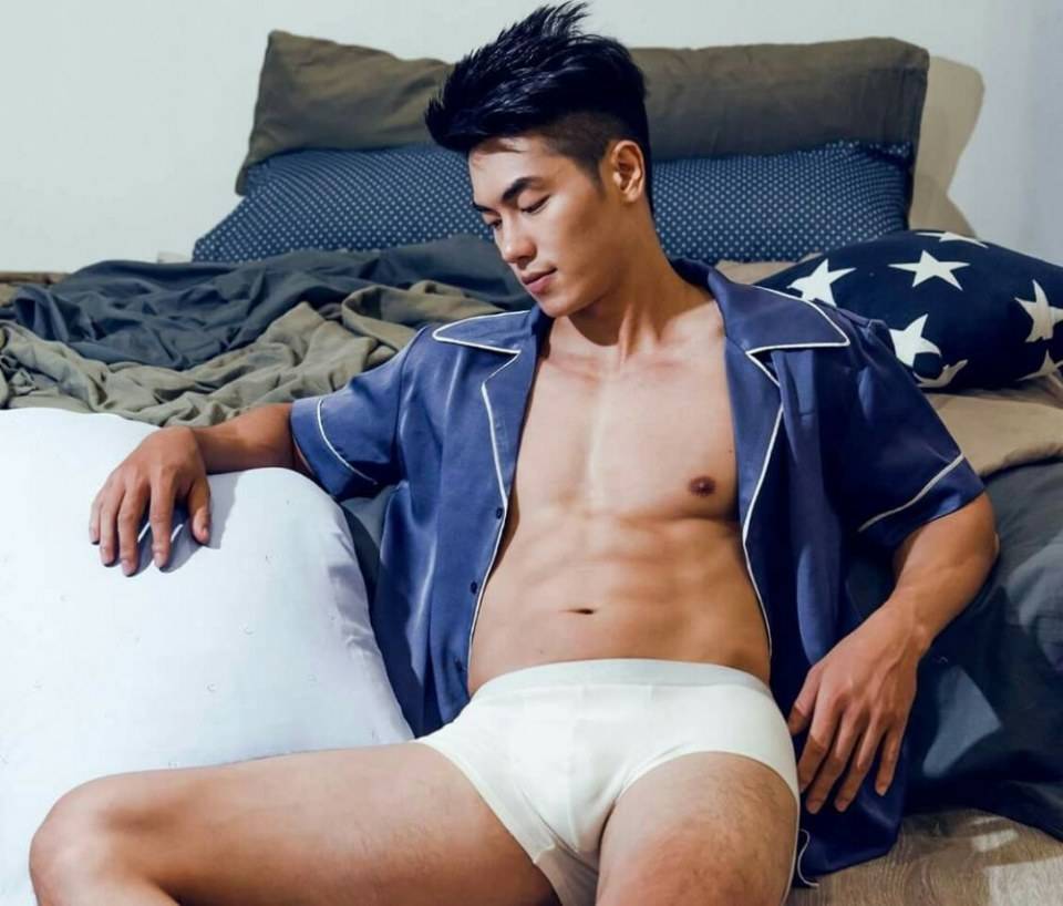 hot male 271 (18+)