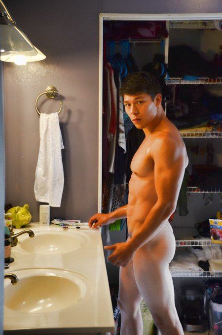 hot male 272 (18+)