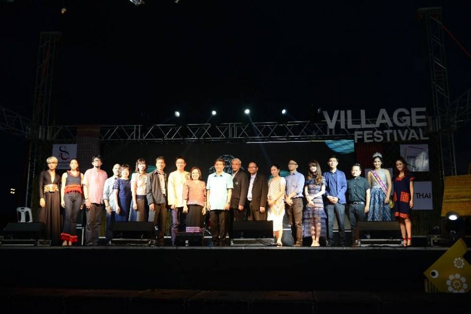 มอร์แกน ฉัตรฑิรา มิชาส์ Miss Tourism Queen Thailand 2017 ร่วมส่งความสุขต้อนรับสายลมหนาว ในงาน “Village Festival”