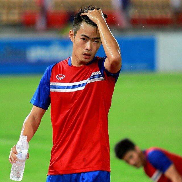 เป็นชะนี ที่ได้ดูบอล ต้องร่อนหมอนข้าง 2,366